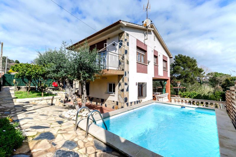 Detached Villa for sale Lliça D