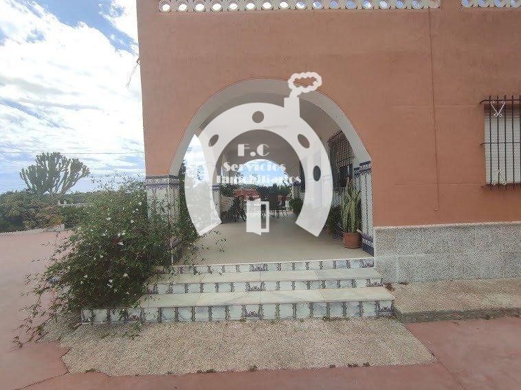 Chalet Independiente en venta Elche/Elx, Alicante. Ref: 2349. F.C Servicios Inmobiliarios