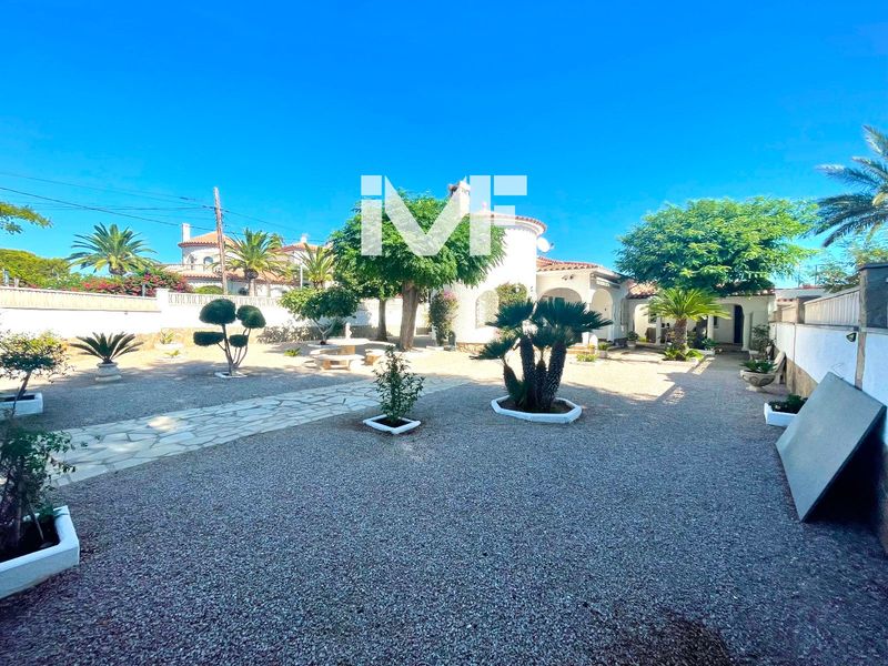 Chalet Independiente en venta Miami-Platja, Tarragona. Ref: 1025. Fernández & Vicuña