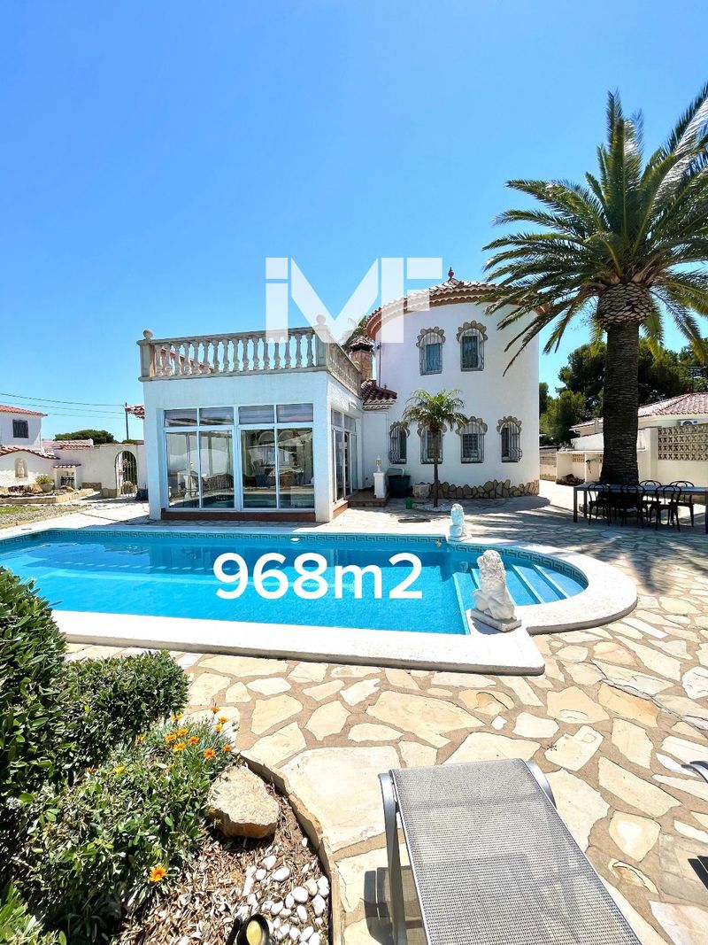 Chalet Independiente en venta Miami-Platja, Tarragona. Ref: 1060. Fernández & Vicuña
