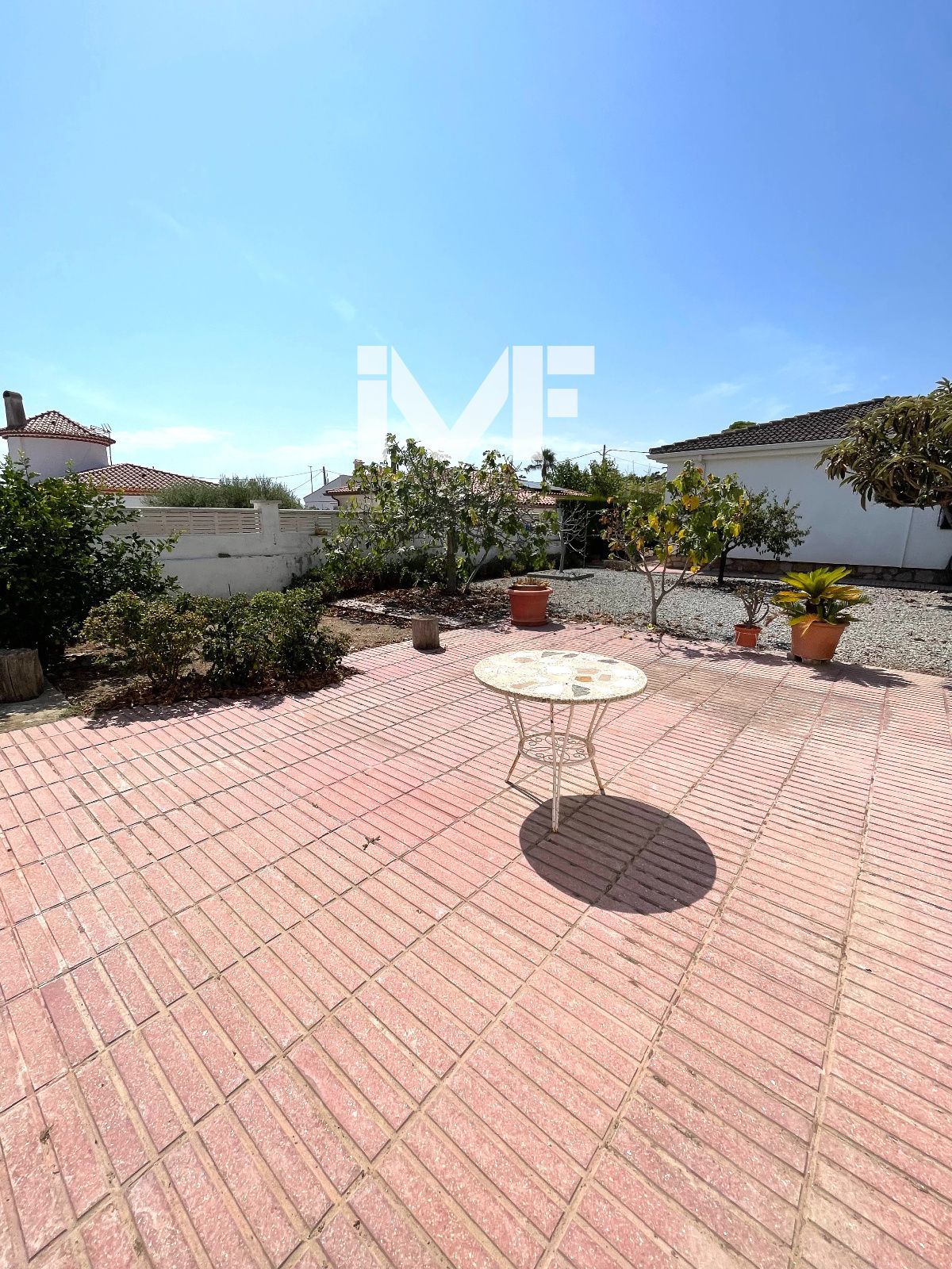 Chalet independiente en  una sola planta el centro de Miami Platja - Foto 8