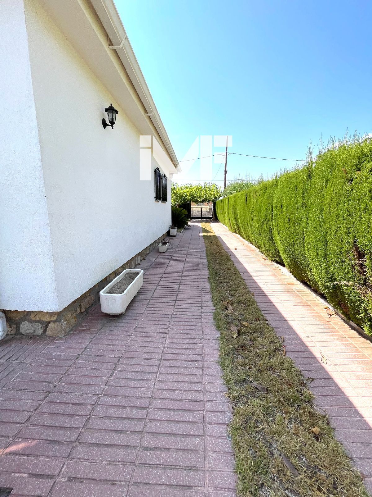 Chalet independiente en  una sola planta el centro de Miami Platja - Foto 6