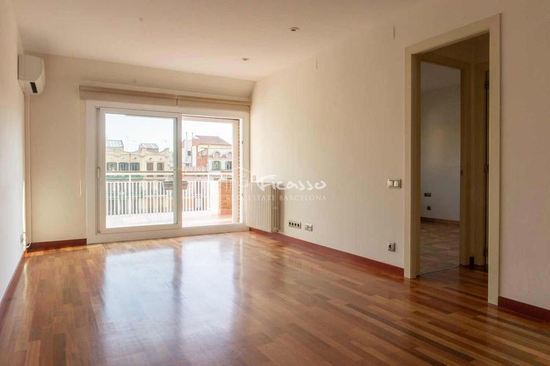 Ático en alquiler Barcelona. Ref: 1055. Ficasso Real Estate