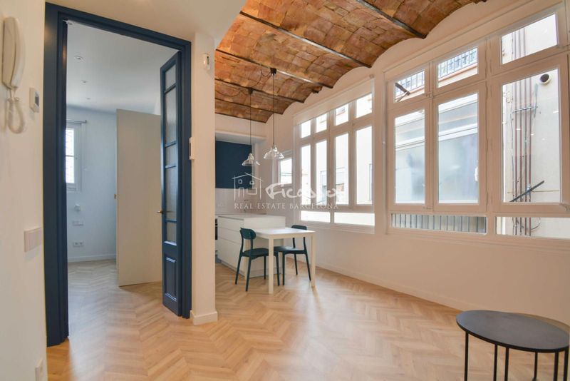 Ático en venta Barcelona. Ref: 1082. Ficasso Real Estate