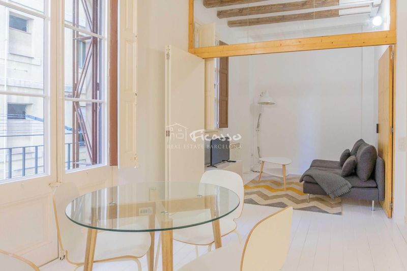 Piso en venta Barcelona. Ref: 1085. Ficasso Real Estate
