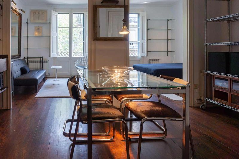 Piso en alquiler Barcelona. Ref: 1348. Ficasso Real Estate