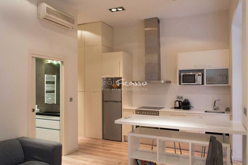 Piso en venta Barcelona. Ref: 2058. Ficasso Real Estate