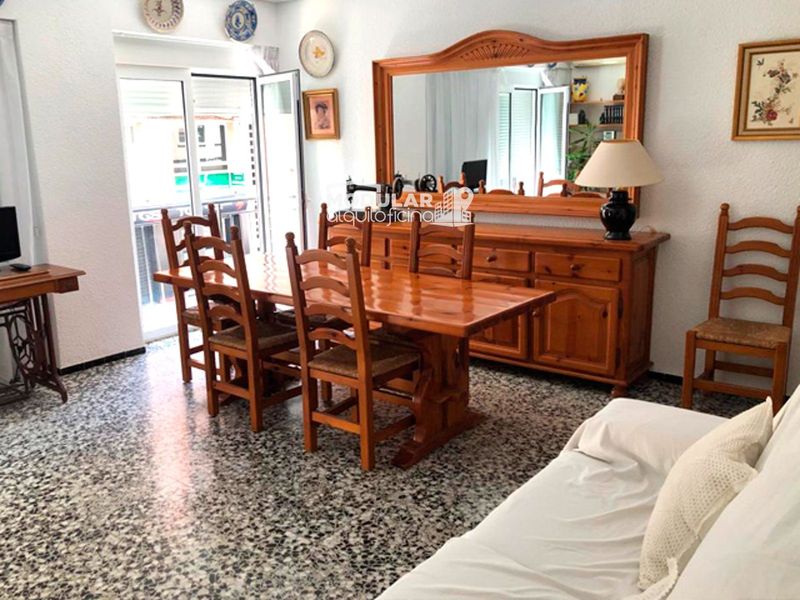 Piso en venta y alquiler Elche/Elx, Alicante. Ref: 1432. AlquilOficina