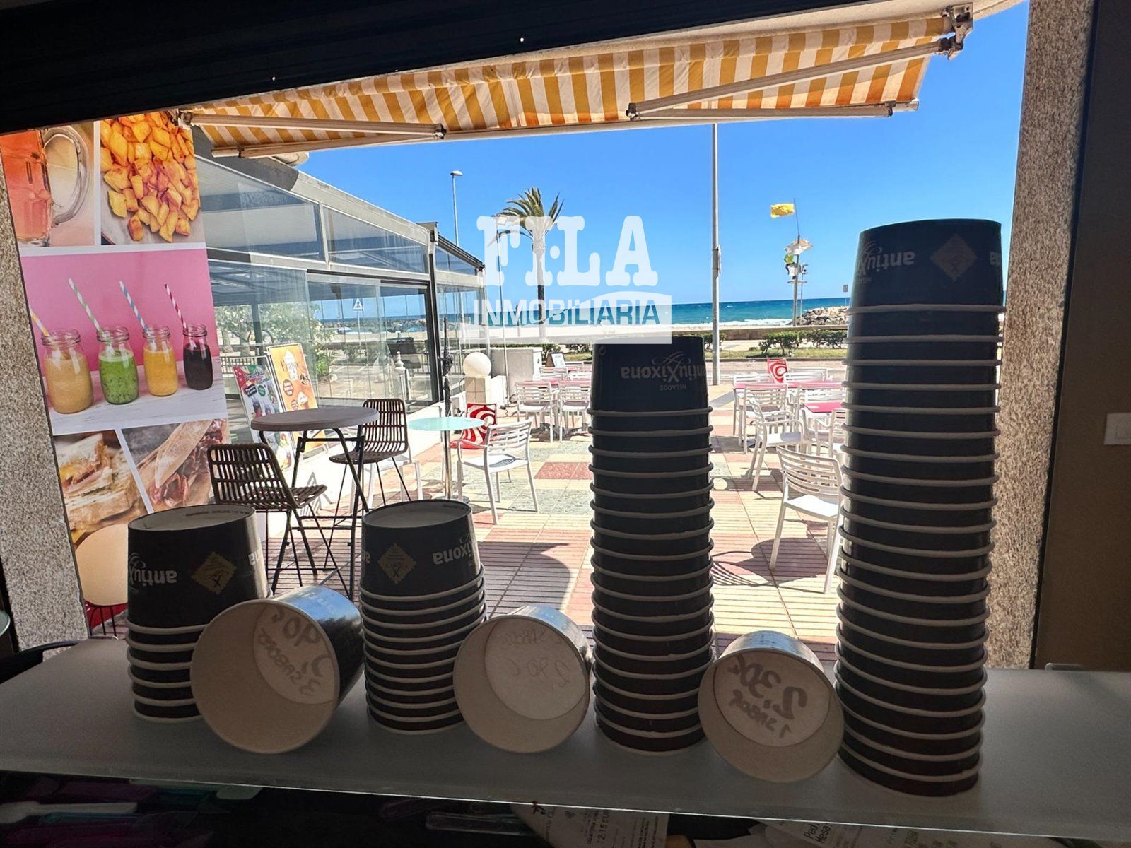 ¡Gran oportunidad! 🌟 Local comercial en Cunit en el Passeig Marítim - Foto 8