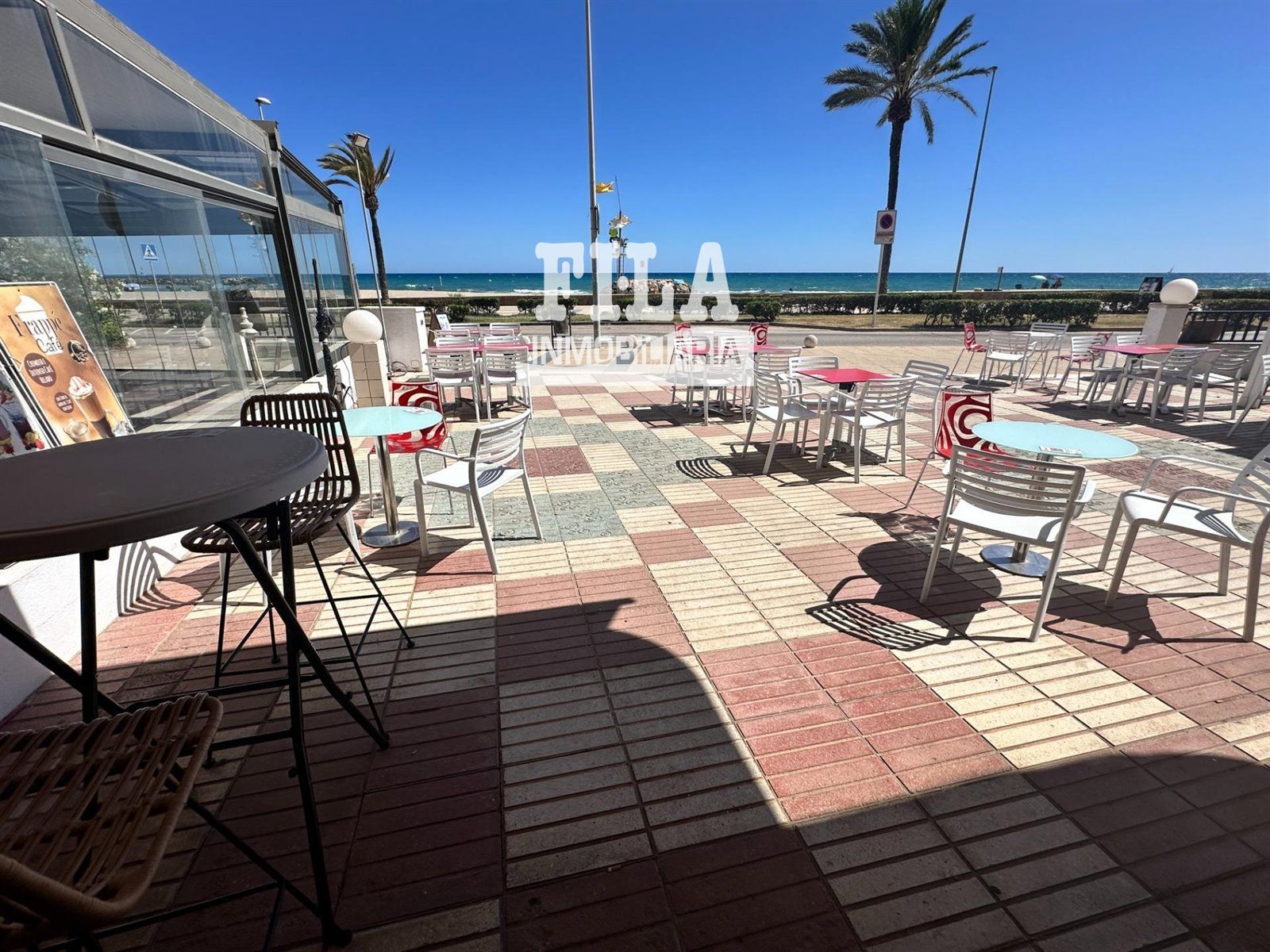 ¡Gran oportunidad! 🌟 Local comercial en Cunit en el Passeig Marítim - Foto 9