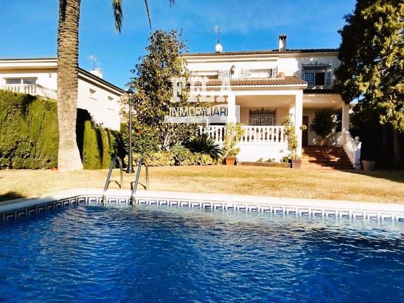 Chalet Independiente en venta El Vendrell, Tarragona. Ref: 1210. Fila Inmobiliaria Segur de Calafell