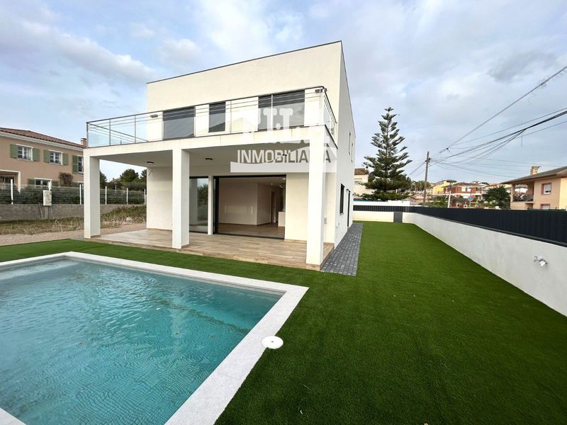 Chalet Independiente en venta El Vendrell, Tarragona. Ref: 1387. Fila Inmobiliaria Segur de Calafell