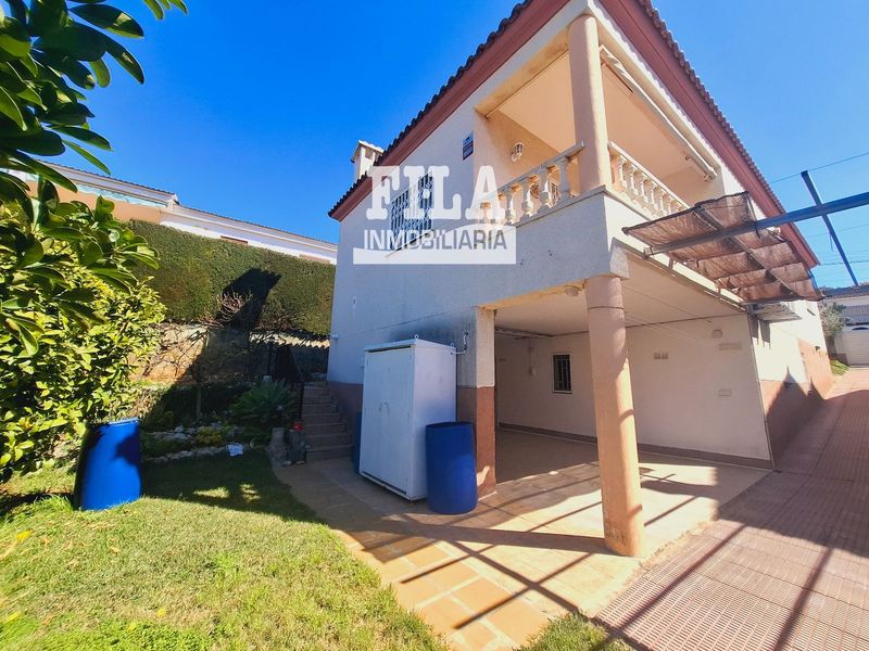 Chalet Independiente en venta Segur De Calafell, Tarragona. Ref: 1466. Fila Inmobiliaria Segur de Calafell