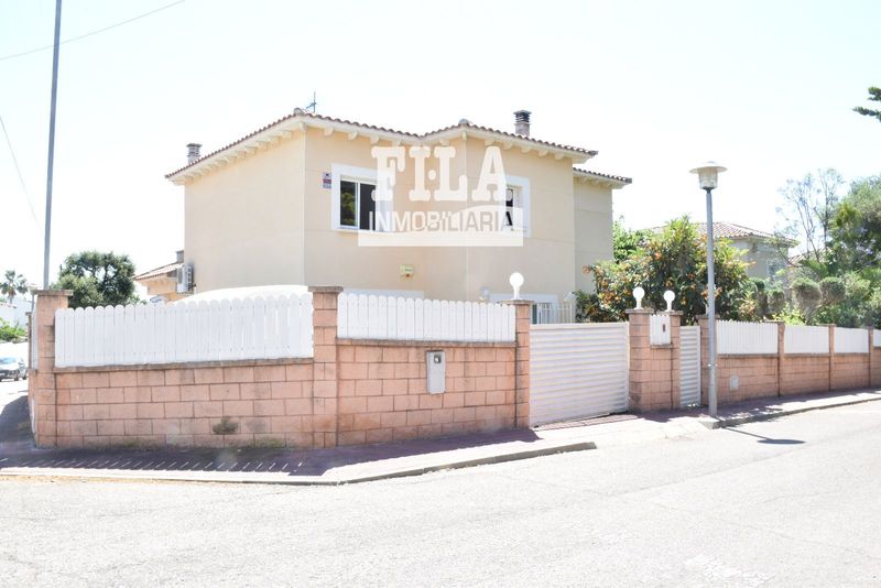 Chalet Independiente en venta El Vendrell, Tarragona. Ref: 1506. Fila Inmobiliaria Segur de Calafell