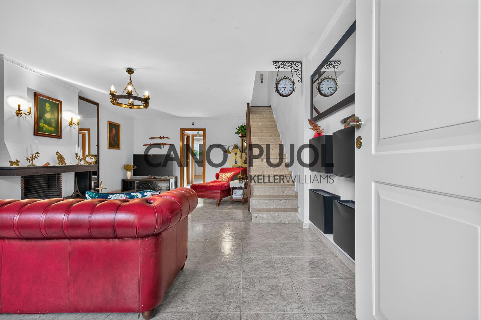 casa adosada con jardín y 4 habitaciones en Rubí