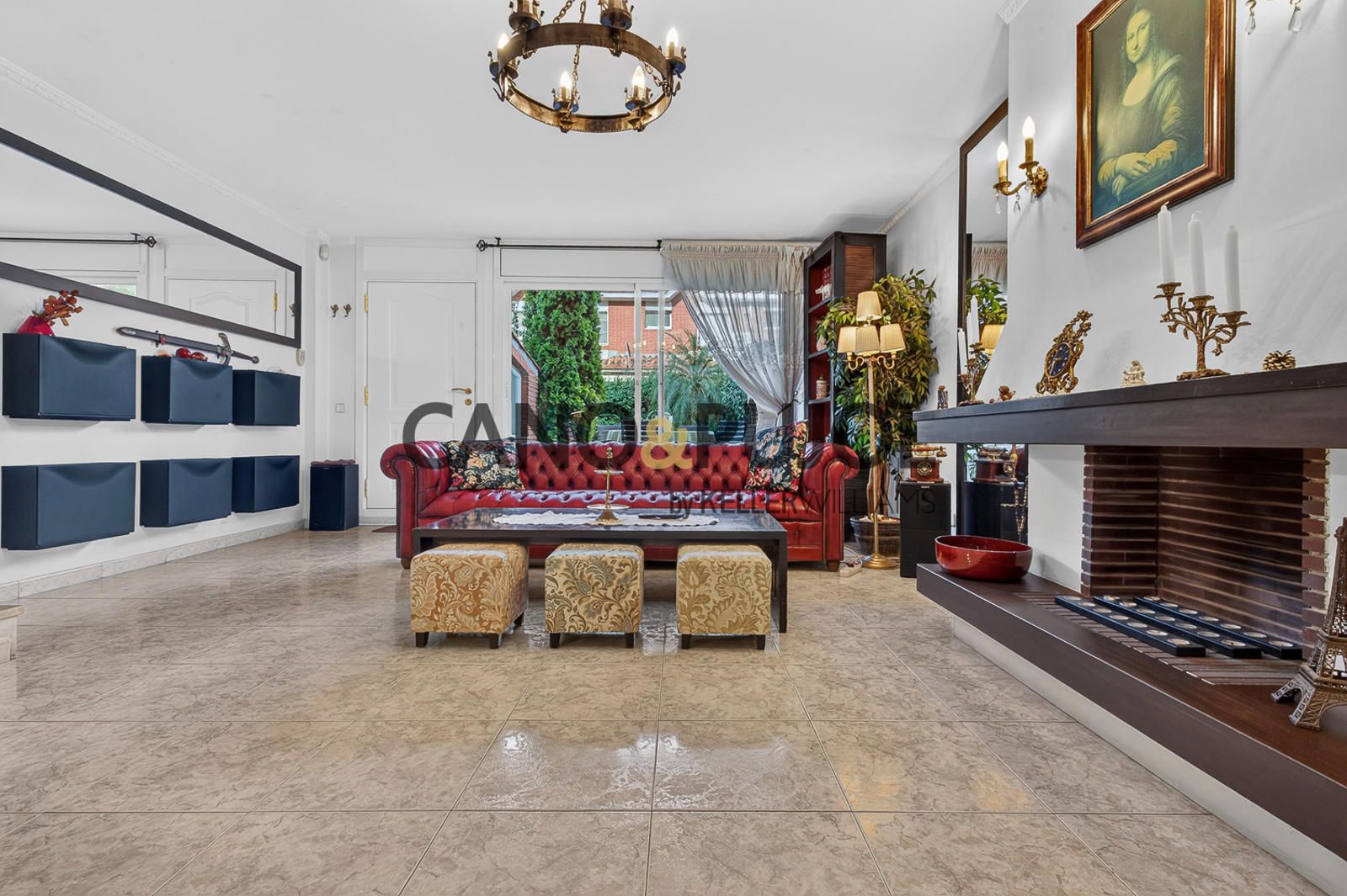 casa adosada con jardín y 4 habitaciones en Rubí