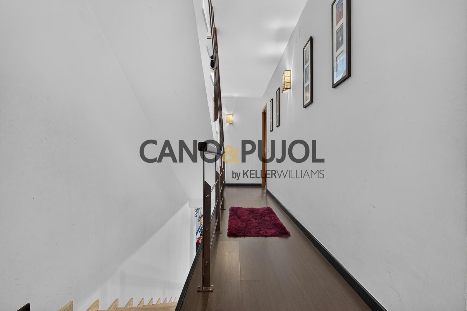 casa adosada con jardín y 4 habitaciones en Rubí