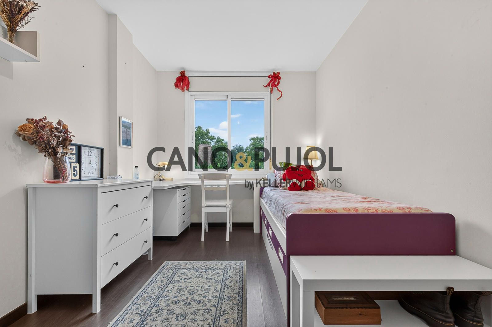 casa adosada con jardín y 4 habitaciones en Rubí