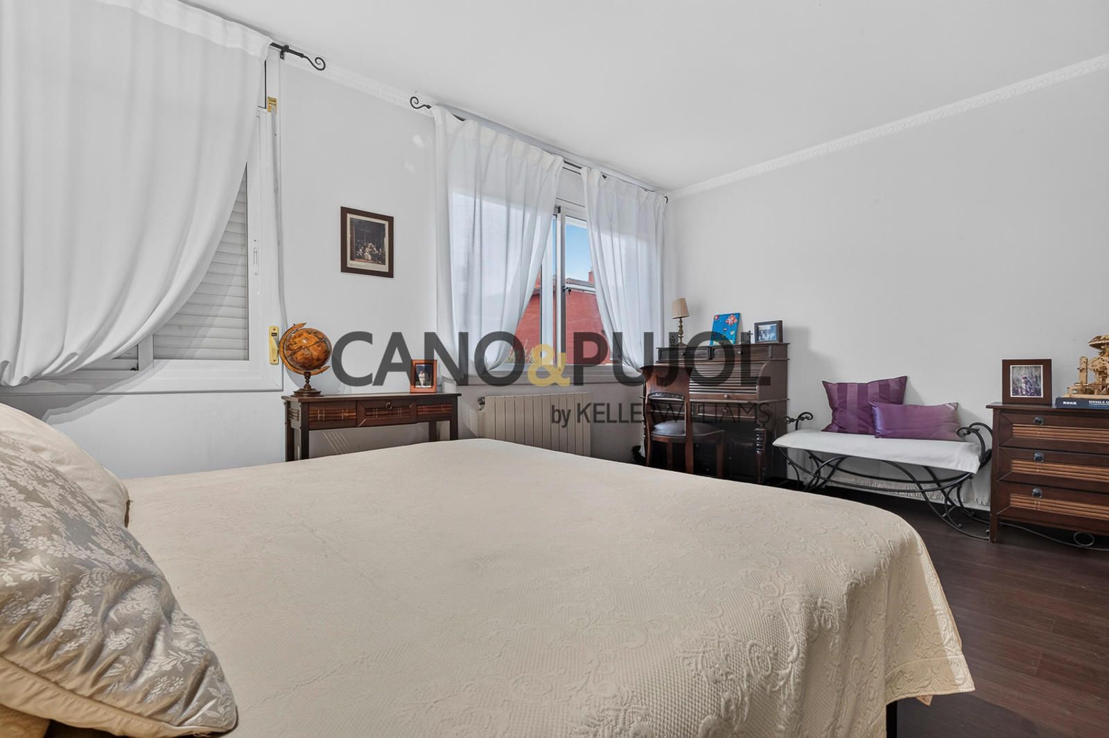casa adosada con jardín y 4 habitaciones en Rubí