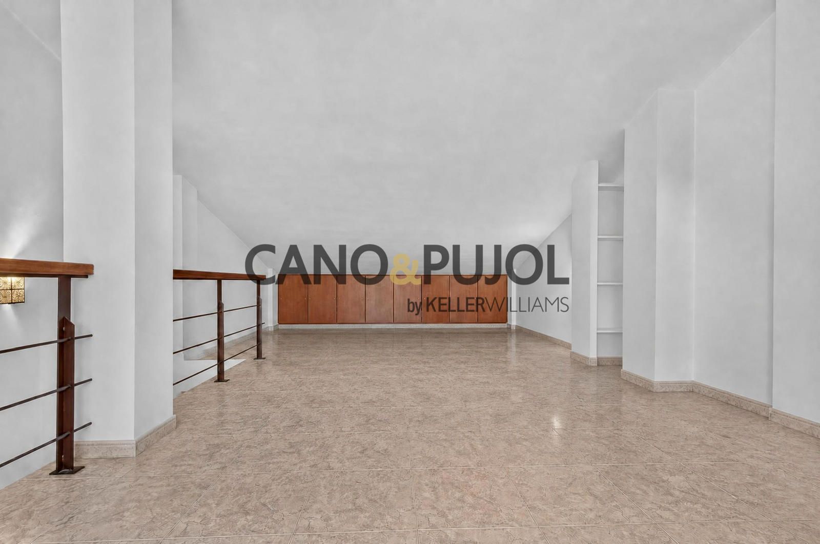 casa adosada con jardín y 4 habitaciones en Rubí