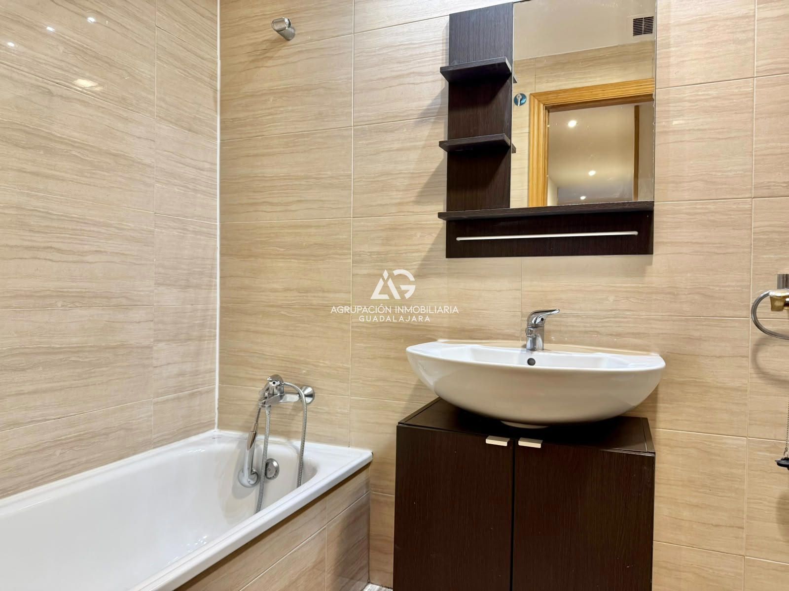baño - Los valles, 2 dormitorios con garaje