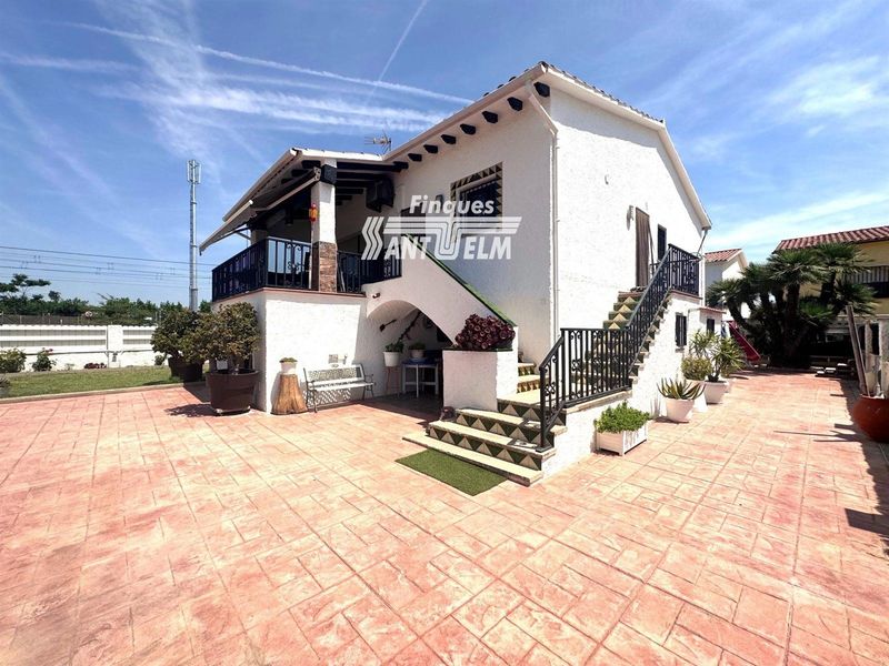 Chalet Independiente en venta Creixell, Tarragona. Ref: 1575. Finques Sant Telm