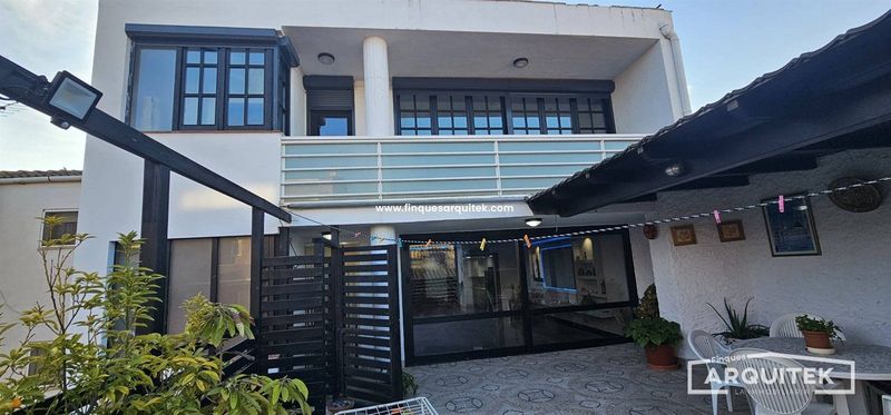 Casa en venta Rossello, Lleida. Ref: 1885. FINQUES ARQUITEK