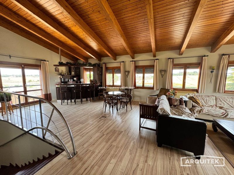 Chalet Independiente en venta Monzon, Huesca. Ref: 2015. FINQUES ARQUITEK