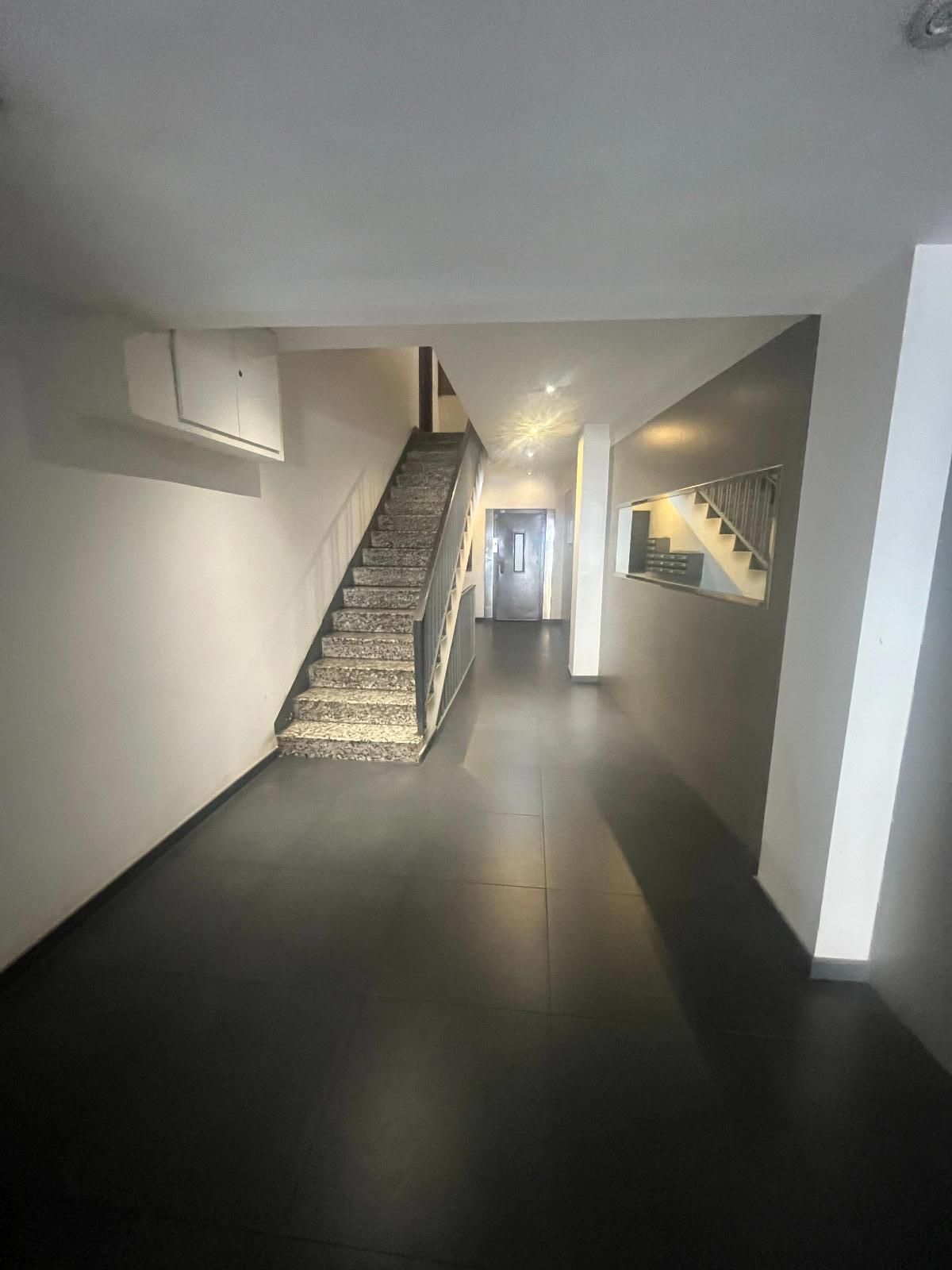 Oportunidad para inversores: piso de 4 habitaciones junto a las universidades - Foto 3