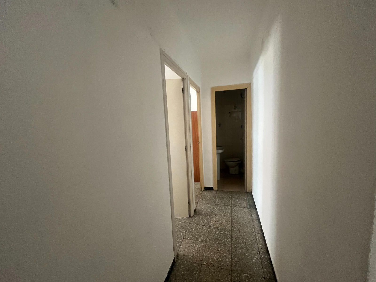 Oportunidad para inversores: piso de 4 habitaciones junto a las universidades - Foto 9