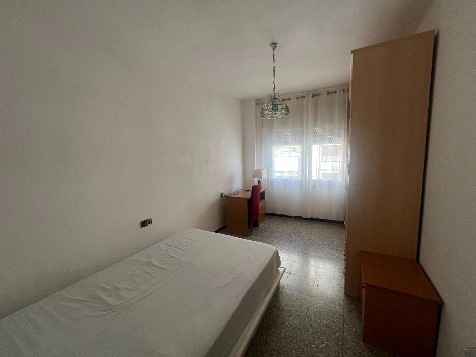 Oportunidad para inversores: piso de 4 habitaciones junto a las universidades - Foto 10