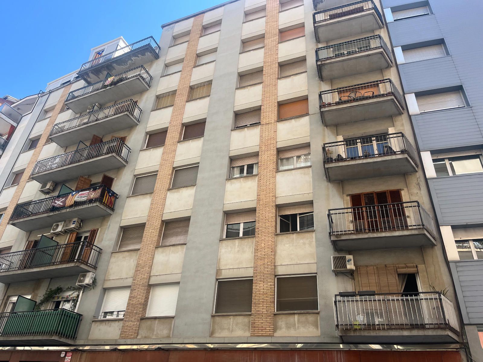 Oportunidad para inversores: piso de 4 habitaciones junto a las universidades - Foto 1