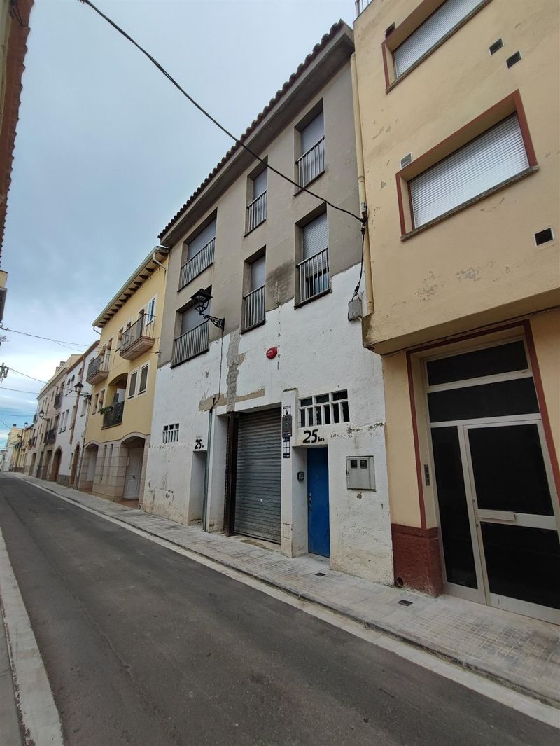 Edificio Singular en venta La Bisbal del Penedes, Tarragona. Ref: 2752. Finques Giró