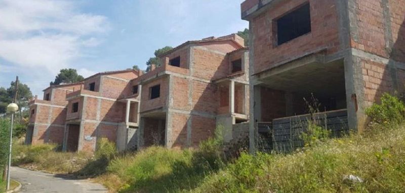 Edificio Singular en venta Castellet I La Gornal, Barcelona. Ref: 3051. Finques Giró