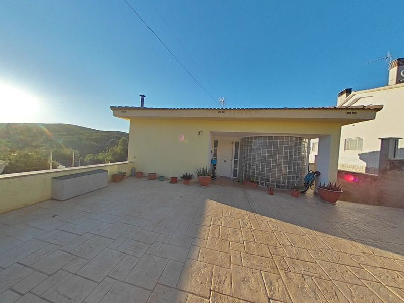 Chalet Independiente en venta La Bisbal del Penedes, Tarragona. Ref: 3208. Finques Giró