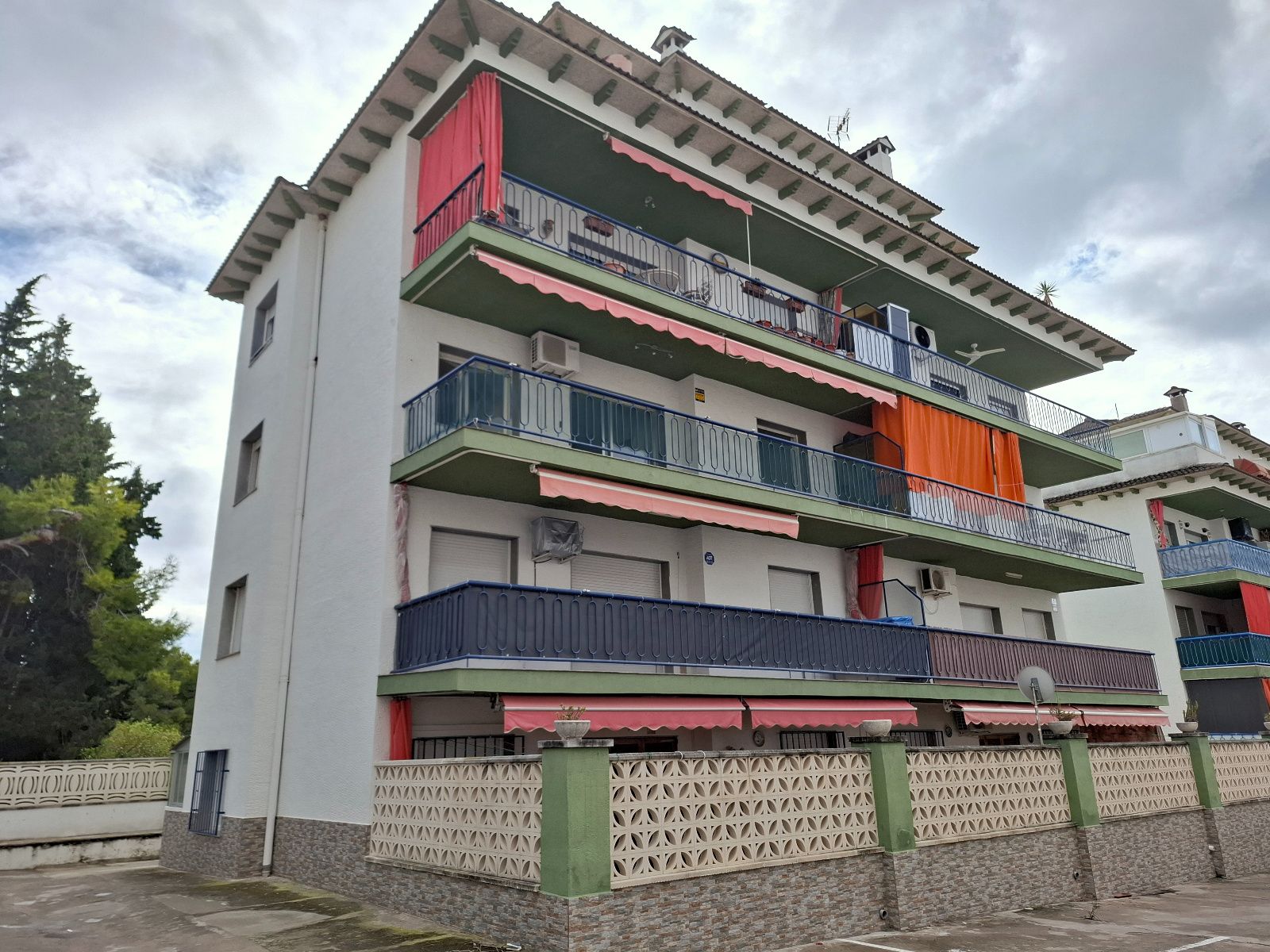 Piso luminoso con 3 habitaciones, chimenea y terraza orientada al sur en Puig Pelós, Cunit - Foto 28