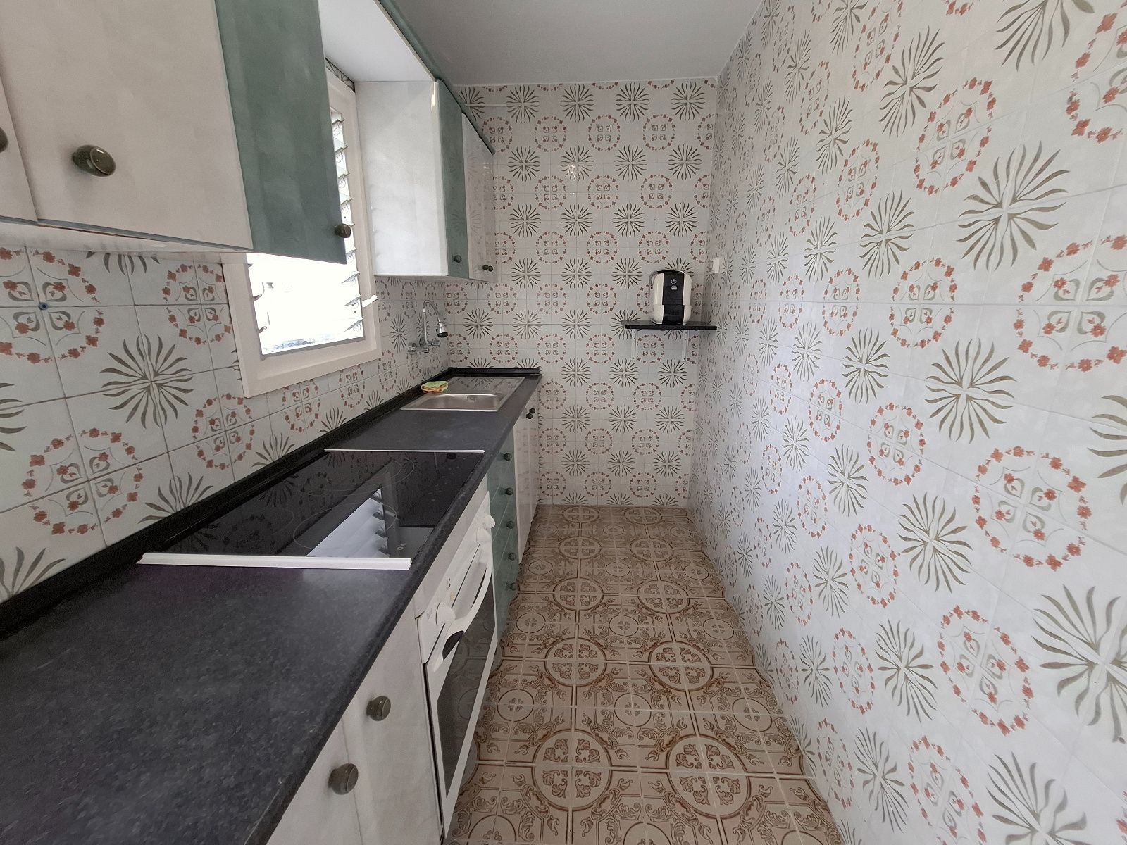 Piso luminoso con 3 habitaciones, chimenea y terraza orientada al sur en Puig Pelós, Cunit - Foto 14