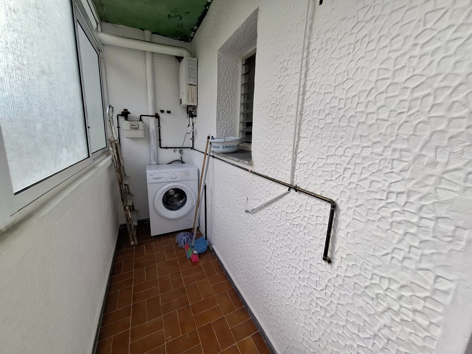 Piso luminoso con 3 habitaciones, chimenea y terraza orientada al sur en Puig Pelós, Cunit - Foto 16
