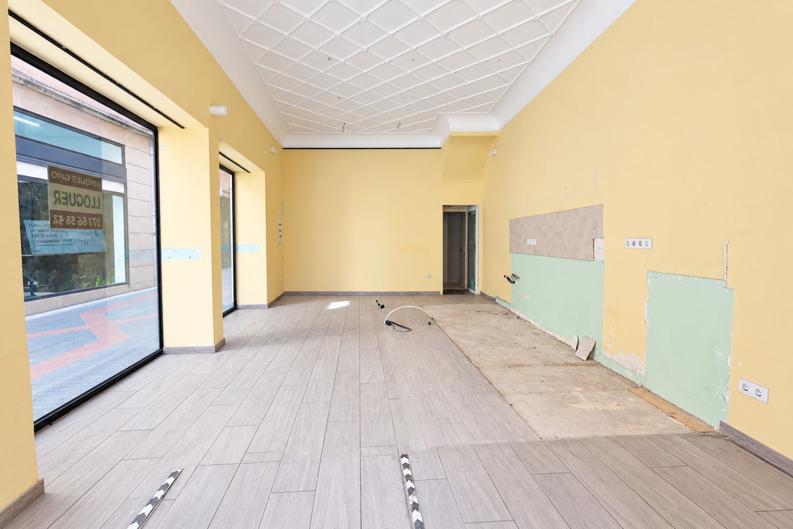 LOCAL EN ALQUILER EN EL CENTRO DEL VENDRELL PLAÇA VELLA - Foto 1