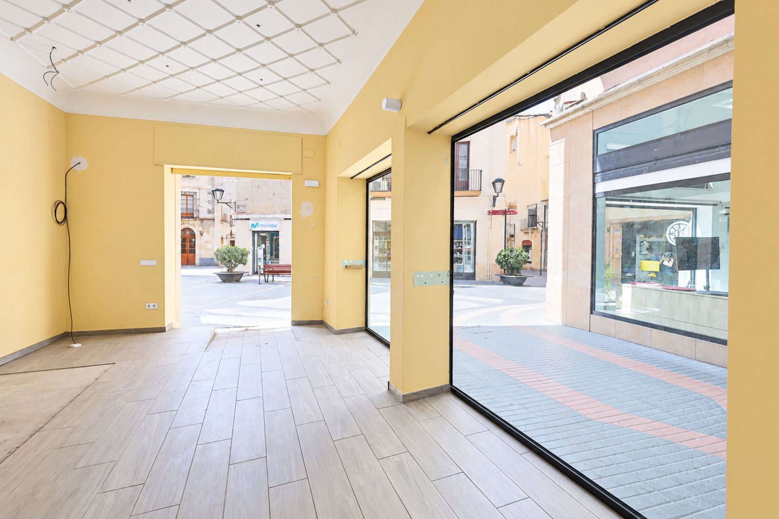 LOCAL EN ALQUILER EN EL CENTRO DEL VENDRELL PLAÇA VELLA - Foto 3