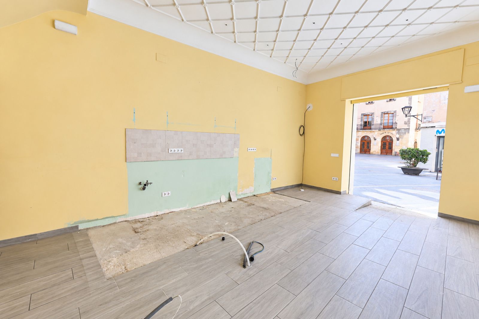 LOCAL EN ALQUILER EN EL CENTRO DEL VENDRELL PLAÇA VELLA - Foto 4