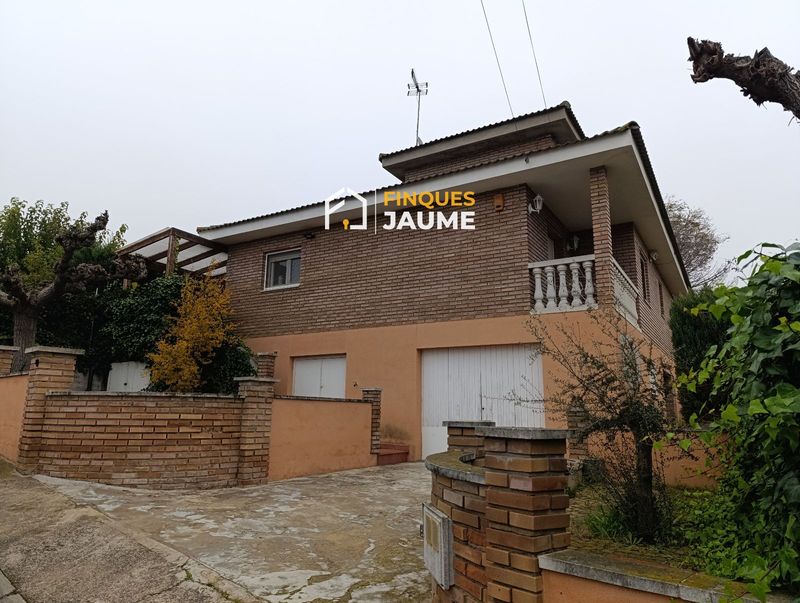 Chalet Independiente en venta Sentiu De Sio, La, Lleida. Ref: 1031. Finques Jaume Immobiliària 