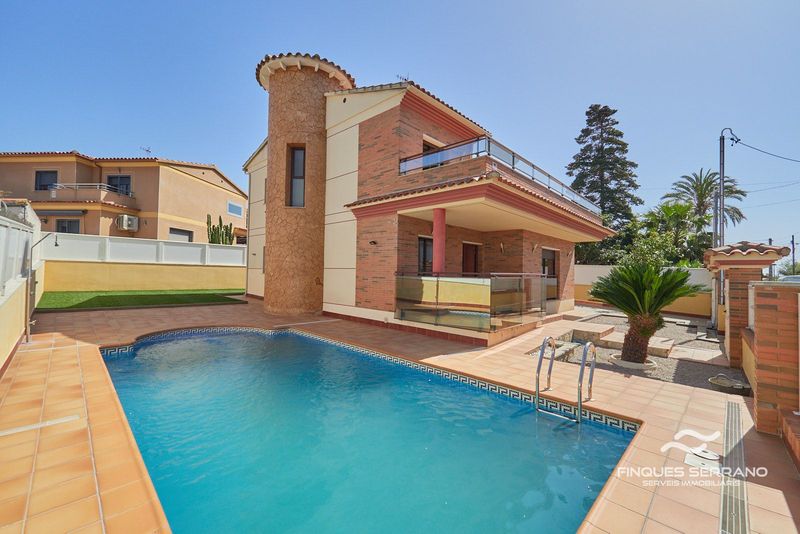 Xalet Independent en venda Segur De Calafell, Tarragona. Ref: 2754. Finques Serrano