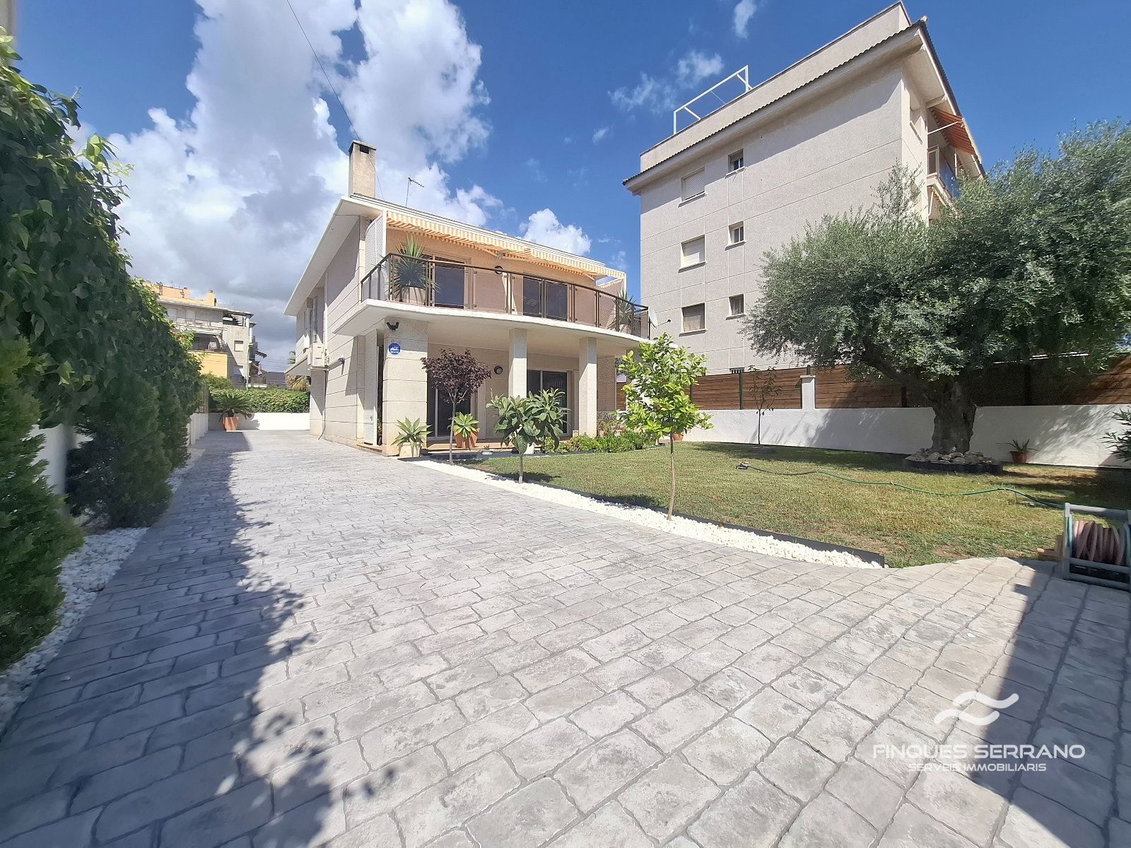 Chalet independiente a 100 metros del mar en Cunit - Foto 2