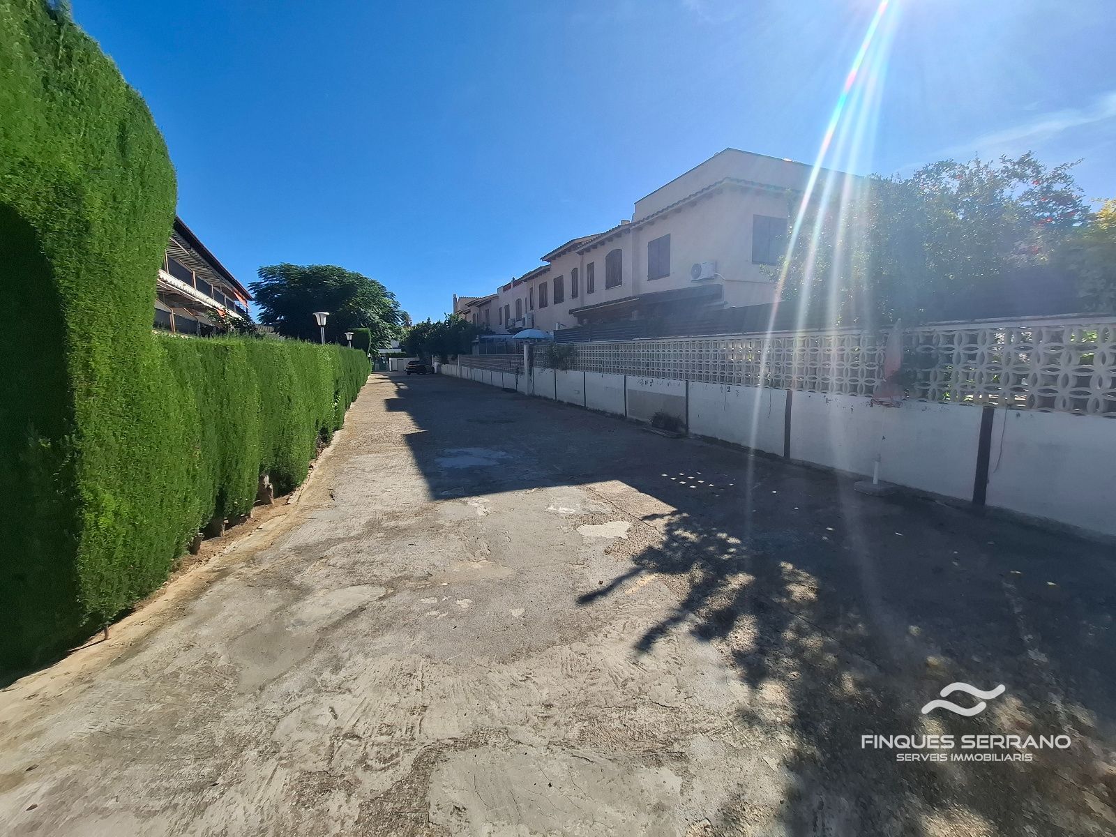 Planta baja con dos grandes terrazas y piscina a 350 metros del mar en Coma-ruga - Foto 29