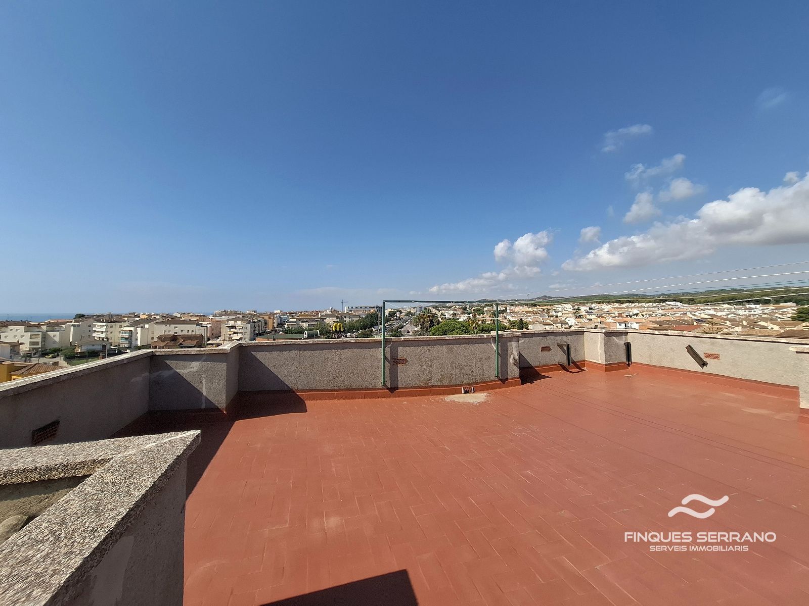 Piso luminoso con terraza al sur y parking a 400 metros de la playa en Cunit - Foto 31