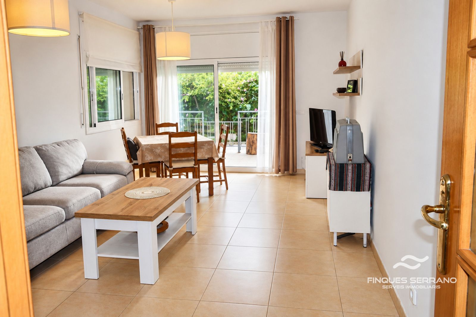 TU PROPIO RINCÓN DE TRANQUILIDAD EN SEGUR DE CALAFELL: PLANTA BAJA CON TERRAZA-JARDÍN - Foto 4