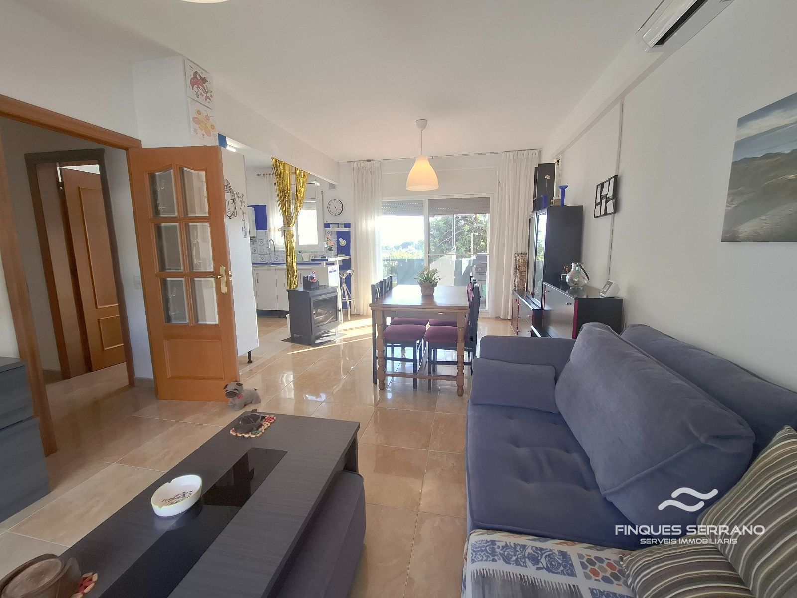 Chalet independiente con gran jardín, garaje y cocina de verano en Can Torrents, Cunit - Foto 4