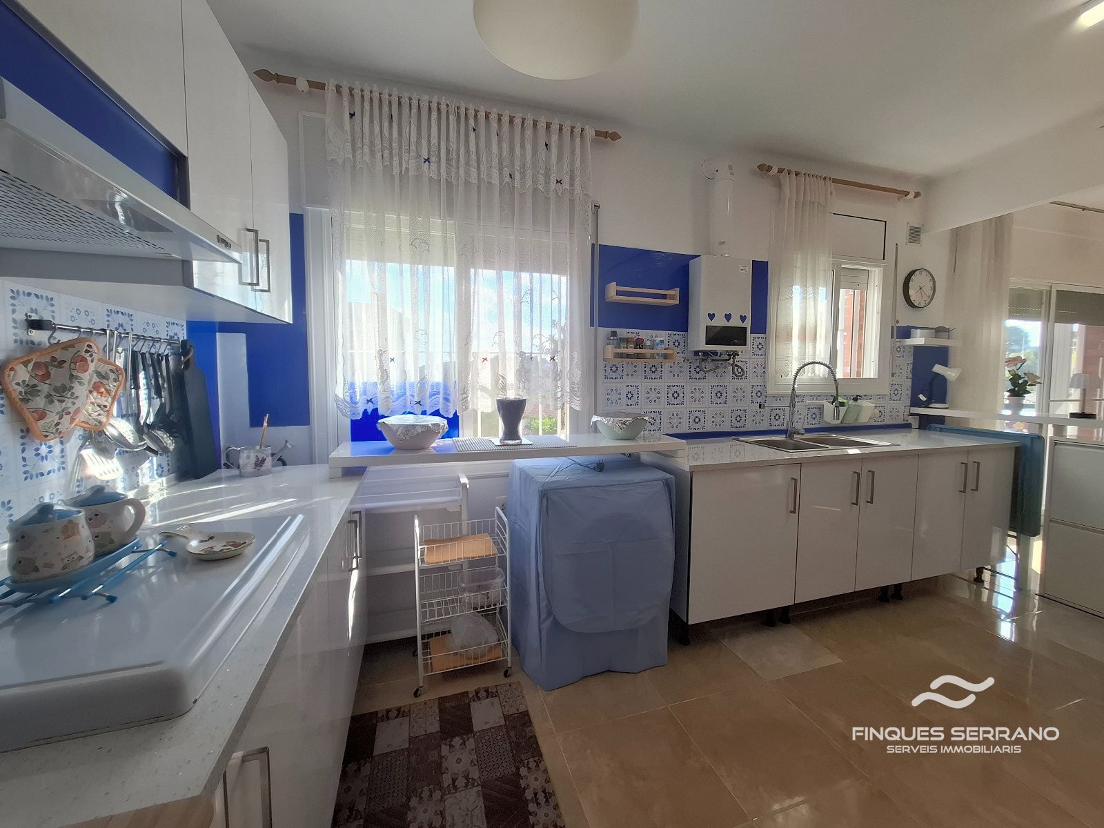 Chalet independiente con gran jardín, garaje y cocina de verano en Can Torrents, Cunit - Foto 12