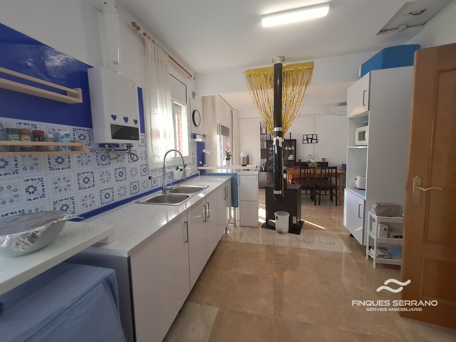 Chalet independiente con gran jardín, garaje y cocina de verano en Can Torrents, Cunit - Foto 13